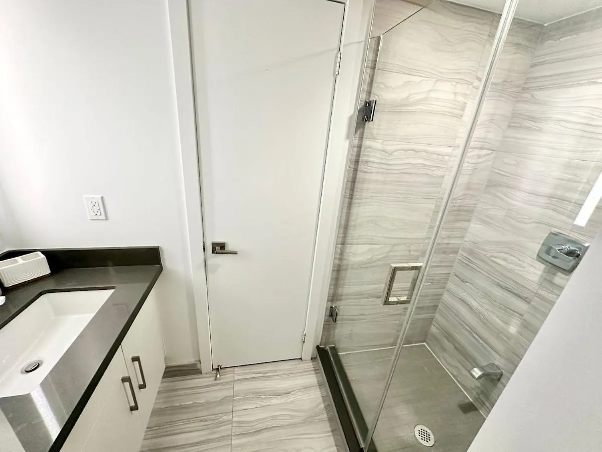 Condo In Yorkville - Newly Furnished Luxury Unit Toronto Apartment