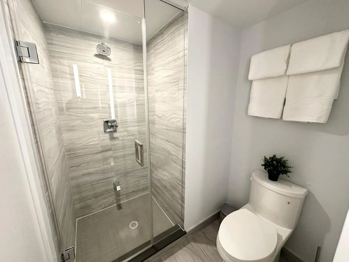Apartment Condo In Yorkville - Newly Furnished Luxury Unit Toronto