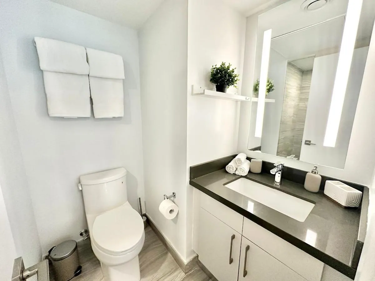 Condo In Yorkville - Newly Furnished Luxury Unit Toronto