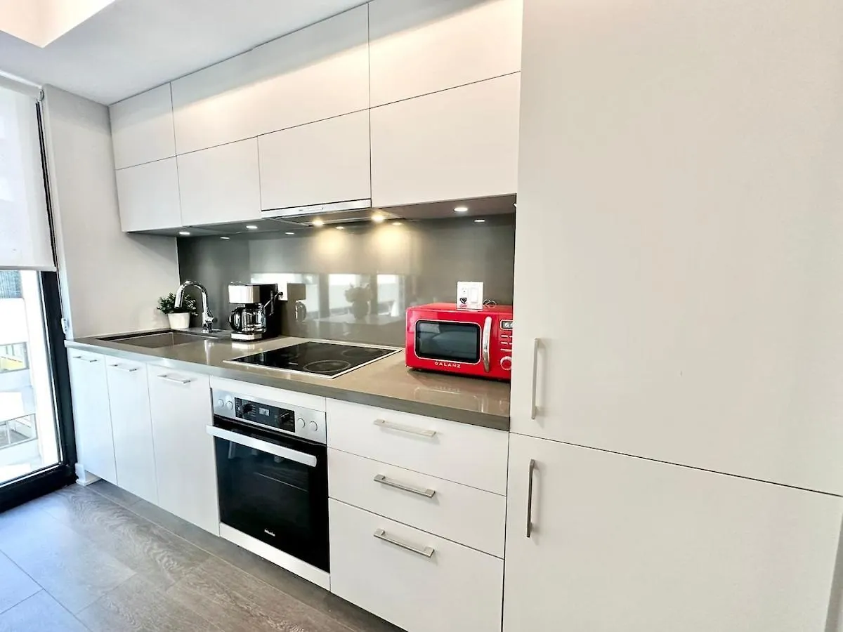 Condo In Yorkville - Newly Furnished Luxury Unit Toronto