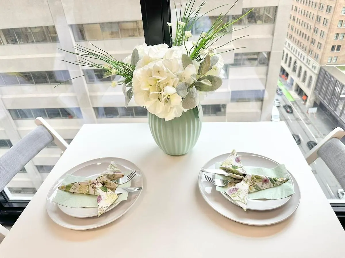 Apartment Condo In Yorkville - Newly Furnished Luxury Unit Toronto